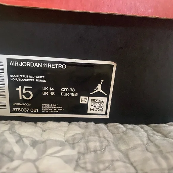 Jordan 11 Retro Playoffs Bred (2019) Men's Size 15 - Picture 2 of 9